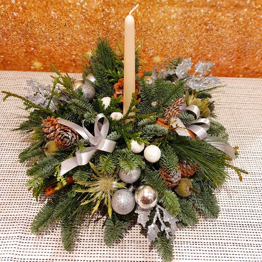 Christmas-table-arrangement-white-and-silver-small-1