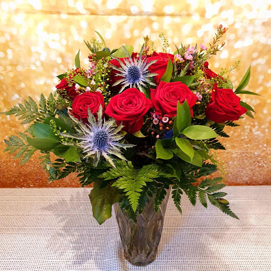 Golden-Flowers-12-Red-Roses-Mix1